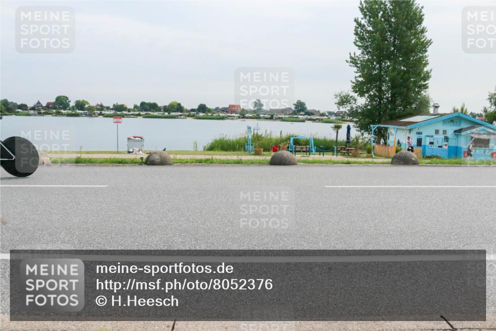15.06.2025 - 27. Vierlanden-Triathlon H.Heesch http://msf.ph/oto/8052376 15.06.2025 10:57:39 Radfahren 48, 494, 507, 753 meine-sportfotos.de