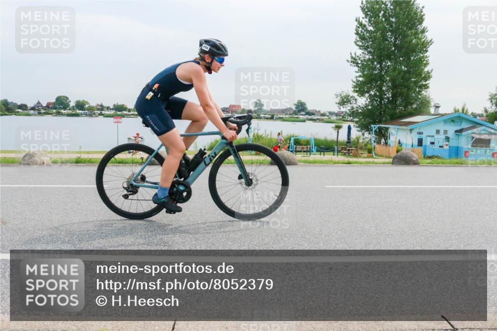 15.06.2025 - 27. Vierlanden-Triathlon H.Heesch http://msf.ph/oto/8052379 15.06.2025 10:57:43 Radfahren 48, 494, 508, 555, 753 meine-sportfotos.de