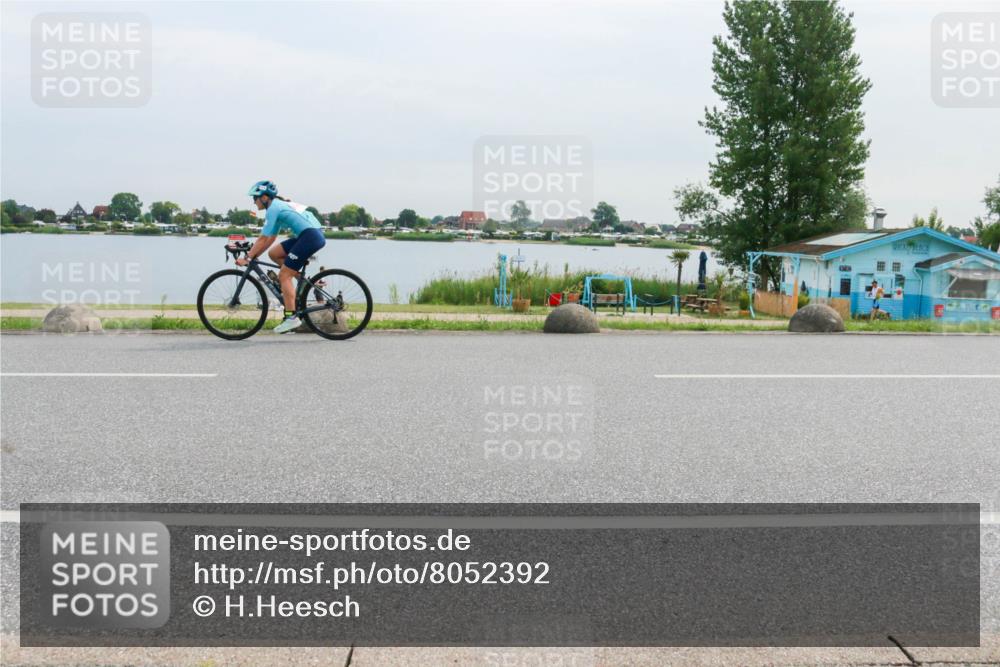 15.06.2025 - 27. Vierlanden-Triathlon H.Heesch http://msf.ph/oto/8052392 15.06.2025 10:57:49 Radfahren 215, 508, 555 meine-sportfotos.de