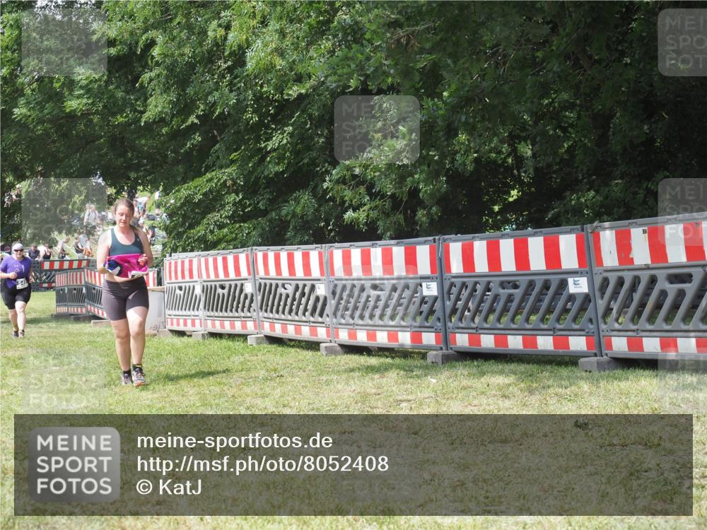 21.06.2025 - 27. Vierlanden-Triathlon KatJ http://msf.ph/oto/8052408 15.06.2025 11:56:55 Ziel 549, 581 meine-sportfotos.de