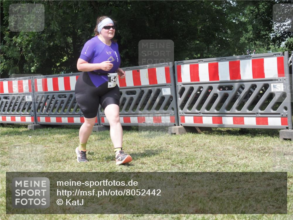 21.06.2025 - 27. Vierlanden-Triathlon KatJ http://msf.ph/oto/8052442 15.06.2025 11:57:04 Ziel 549 meine-sportfotos.de