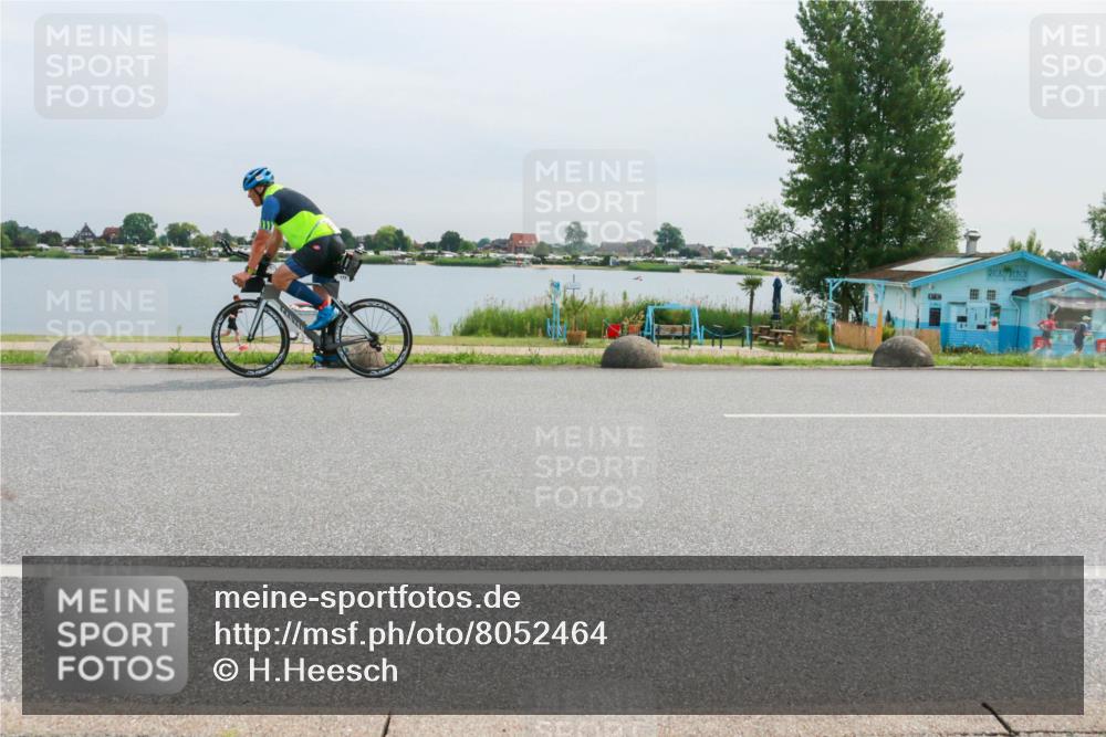 15.06.2025 - 27. Vierlanden-Triathlon H.Heesch http://msf.ph/oto/8052464 15.06.2025 10:58:59 Radfahren 23, 173, 471, 477, 595 meine-sportfotos.de