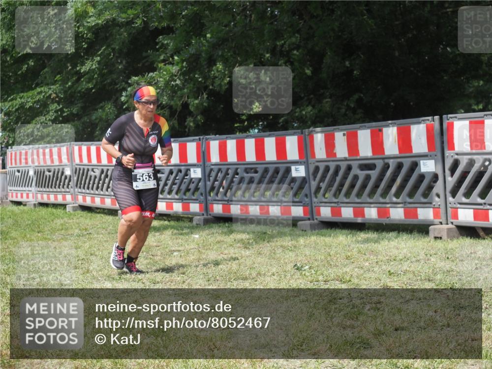 21.06.2025 - 27. Vierlanden-Triathlon KatJ http://msf.ph/oto/8052467 15.06.2025 11:57:36 Ziel 478, 563 meine-sportfotos.de