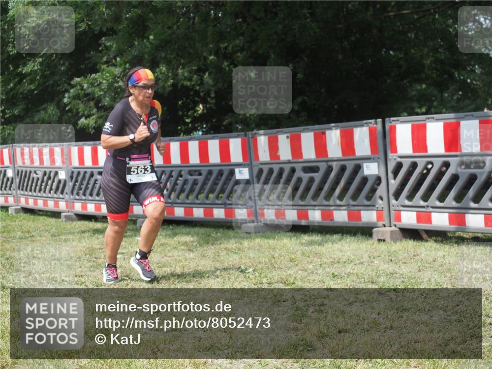 21.06.2025 - 27. Vierlanden-Triathlon KatJ http://msf.ph/oto/8052473 15.06.2025 11:57:37 Ziel 478, 563 meine-sportfotos.de