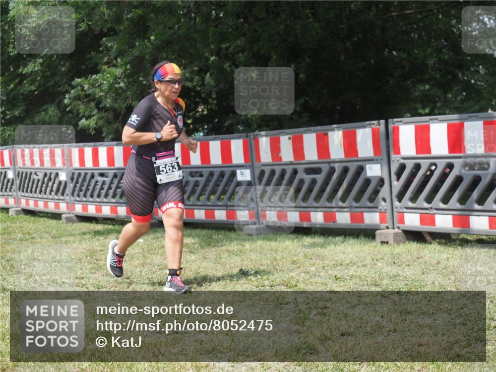 21.06.2025 - 27. Vierlanden-Triathlon KatJ http://msf.ph/oto/8052475 15.06.2025 11:57:37 Ziel 478, 563 meine-sportfotos.de
