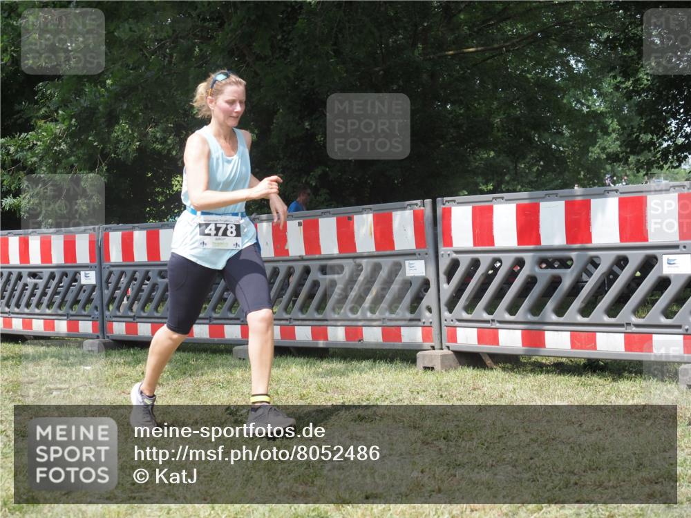 21.06.2025 - 27. Vierlanden-Triathlon KatJ http://msf.ph/oto/8052486 15.06.2025 11:57:41 Ziel 478 meine-sportfotos.de