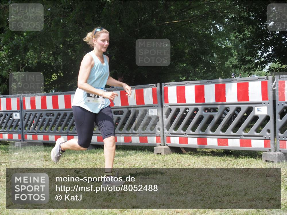 21.06.2025 - 27. Vierlanden-Triathlon KatJ http://msf.ph/oto/8052488 15.06.2025 11:57:41 Ziel 478 meine-sportfotos.de
