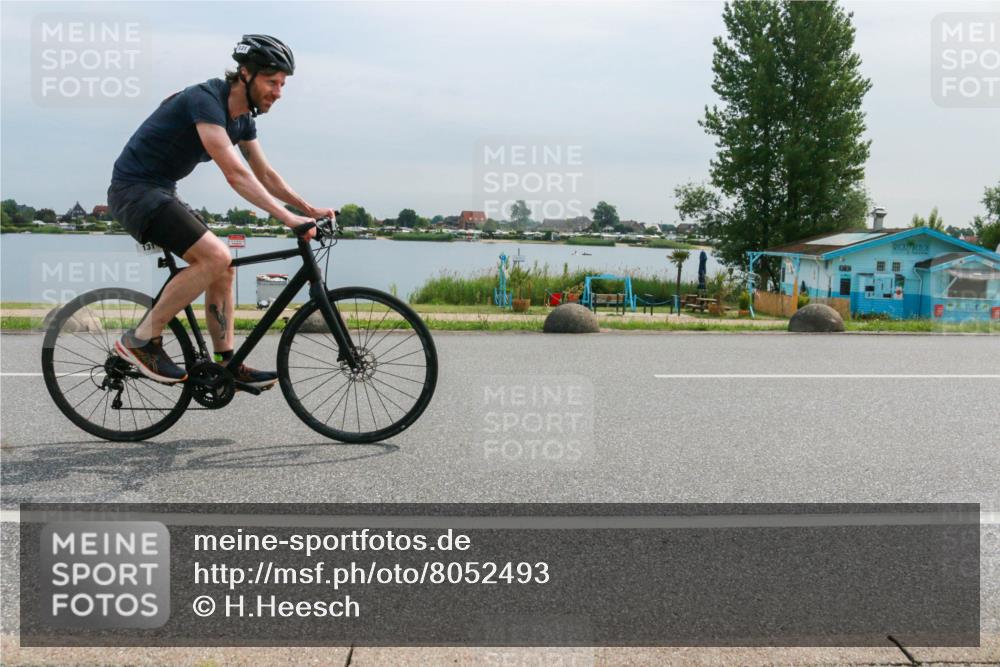 15.06.2025 - 27. Vierlanden-Triathlon H.Heesch http://msf.ph/oto/8052493 15.06.2025 10:59:25 Radfahren 131, 582 meine-sportfotos.de