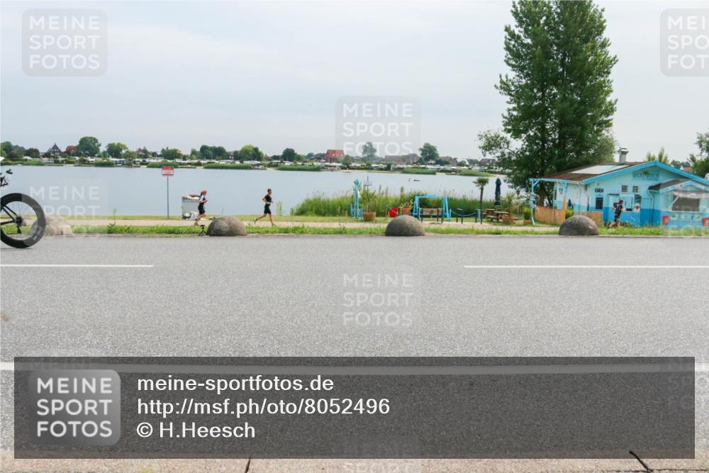 15.06.2025 - 27. Vierlanden-Triathlon H.Heesch http://msf.ph/oto/8052496 15.06.2025 10:59:32 Radfahren 206, 220, 526, 611, 652, 775 meine-sportfotos.de