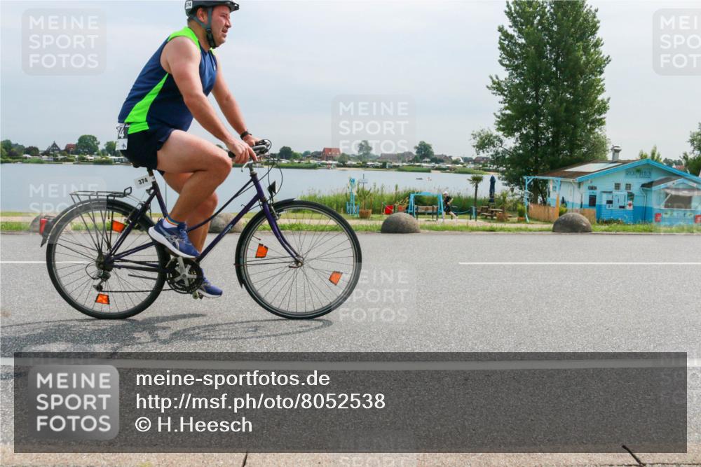 15.06.2025 - 27. Vierlanden-Triathlon H.Heesch http://msf.ph/oto/8052538 15.06.2025 10:59:56 Radfahren 374, 682 meine-sportfotos.de