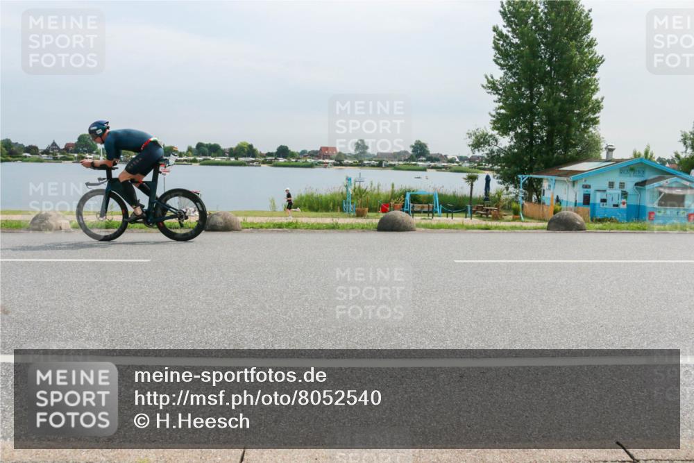 15.06.2025 - 27. Vierlanden-Triathlon H.Heesch http://msf.ph/oto/8052540 15.06.2025 10:59:58 Radfahren 374, 682 meine-sportfotos.de