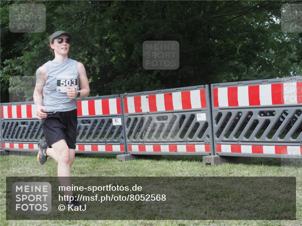 21.06.2025 - 27. Vierlanden-Triathlon KatJ http://msf.ph/oto/8052568 15.06.2025 12:01:42 Ziel 503 meine-sportfotos.de
