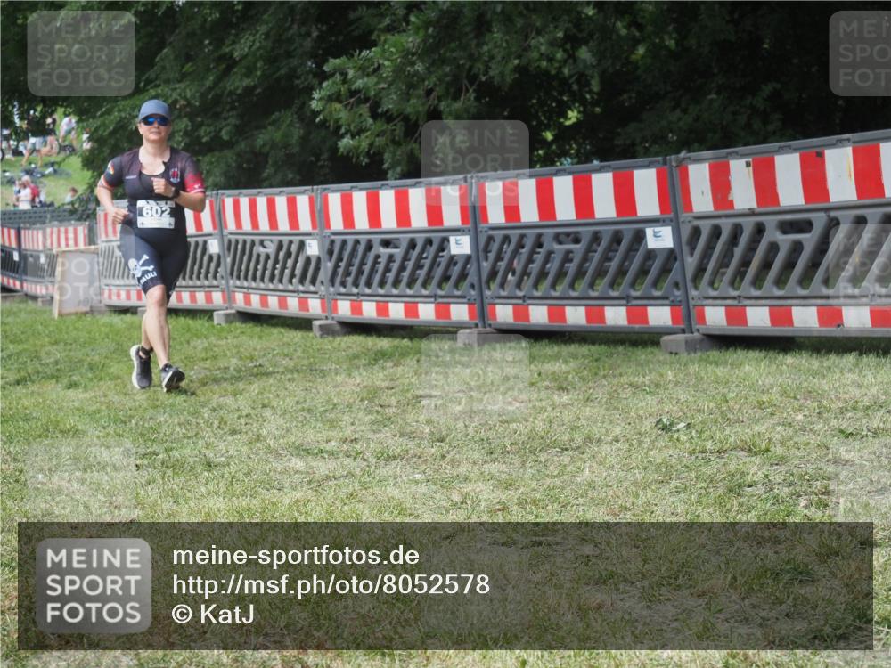 21.06.2025 - 27. Vierlanden-Triathlon KatJ http://msf.ph/oto/8052578 15.06.2025 12:04:28 Ziel 602 meine-sportfotos.de