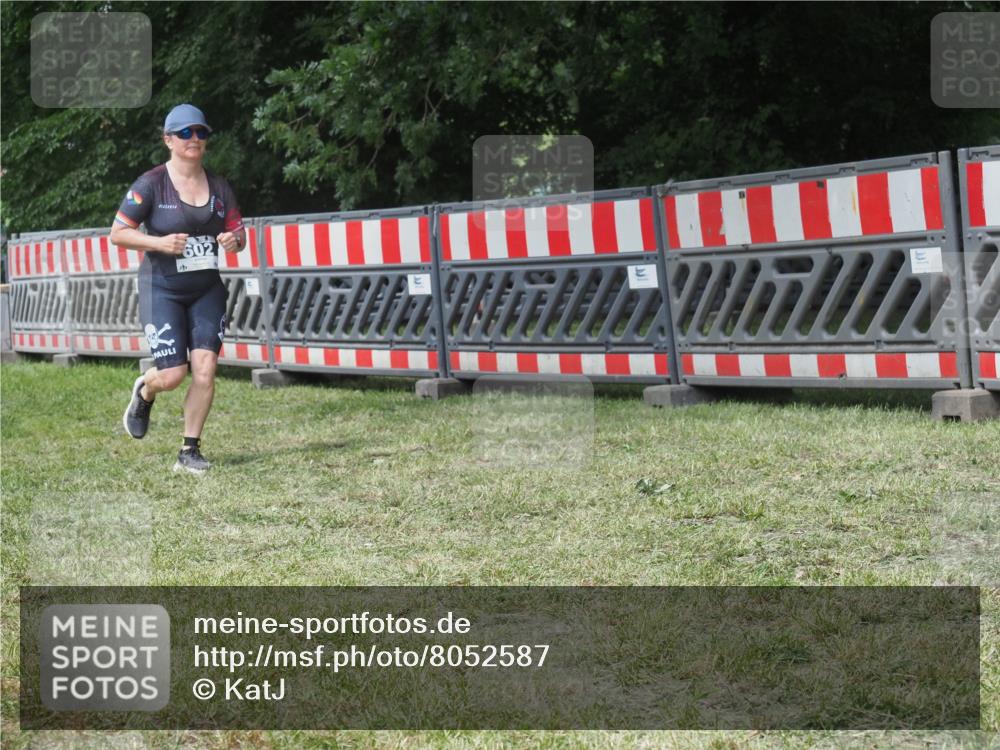 21.06.2025 - 27. Vierlanden-Triathlon KatJ http://msf.ph/oto/8052587 15.06.2025 12:04:29 Ziel 602 meine-sportfotos.de