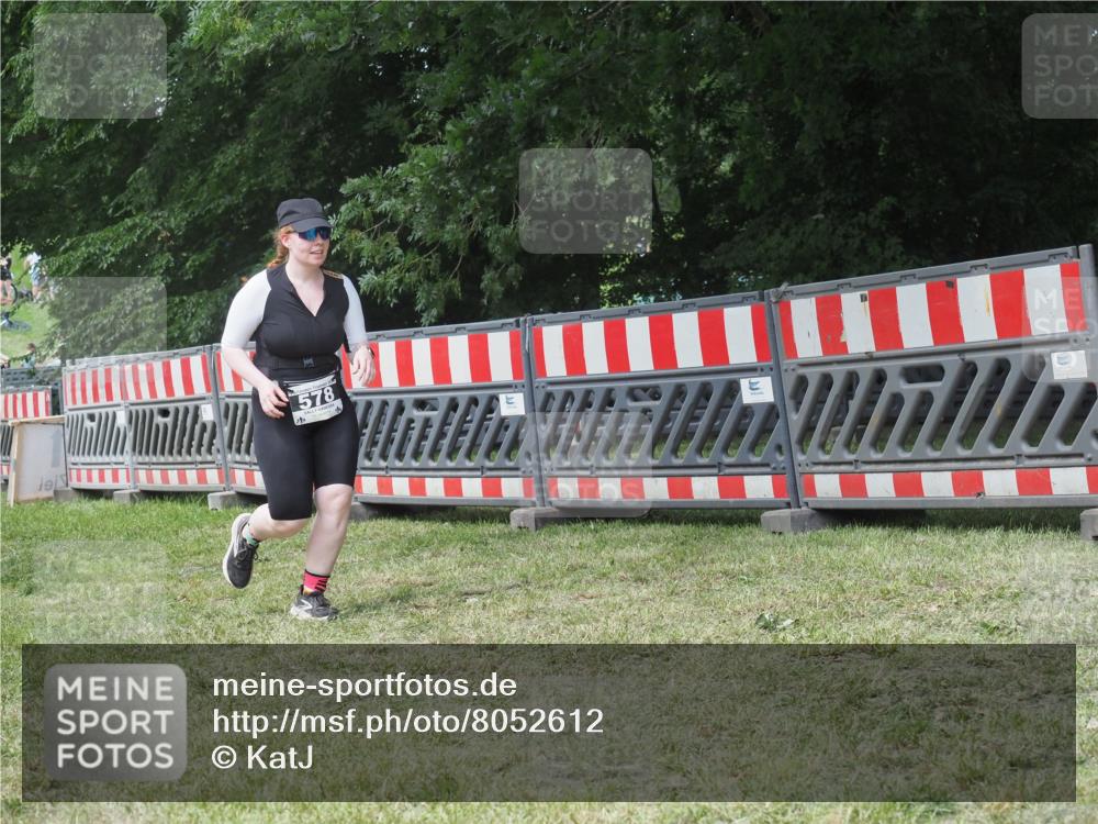 21.06.2025 - 27. Vierlanden-Triathlon KatJ http://msf.ph/oto/8052612 15.06.2025 12:04:45 Ziel 578 meine-sportfotos.de