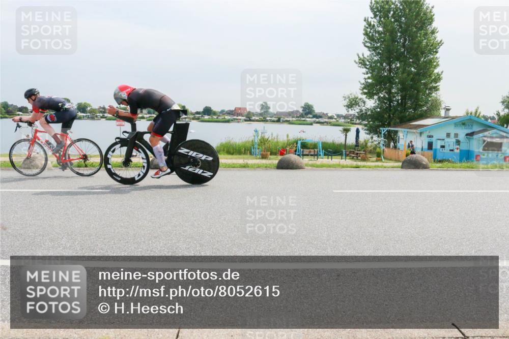 15.06.2025 - 27. Vierlanden-Triathlon H.Heesch http://msf.ph/oto/8052615 15.06.2025 11:00:41 Radfahren 61, 162, 417, 421, 586, 726, 759 meine-sportfotos.de