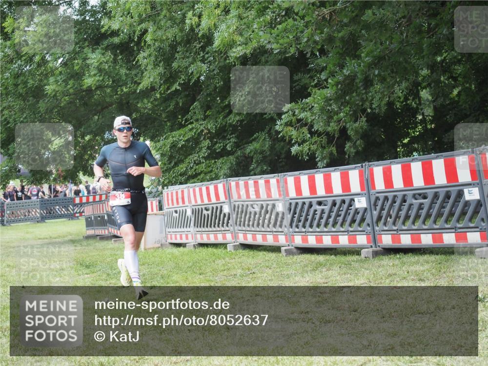 21.06.2025 - 27. Vierlanden-Triathlon KatJ http://msf.ph/oto/8052637 15.06.2025 12:06:03 Ziel 38 meine-sportfotos.de