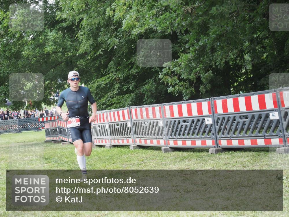 21.06.2025 - 27. Vierlanden-Triathlon KatJ http://msf.ph/oto/8052639 15.06.2025 12:06:03 Ziel 38 meine-sportfotos.de