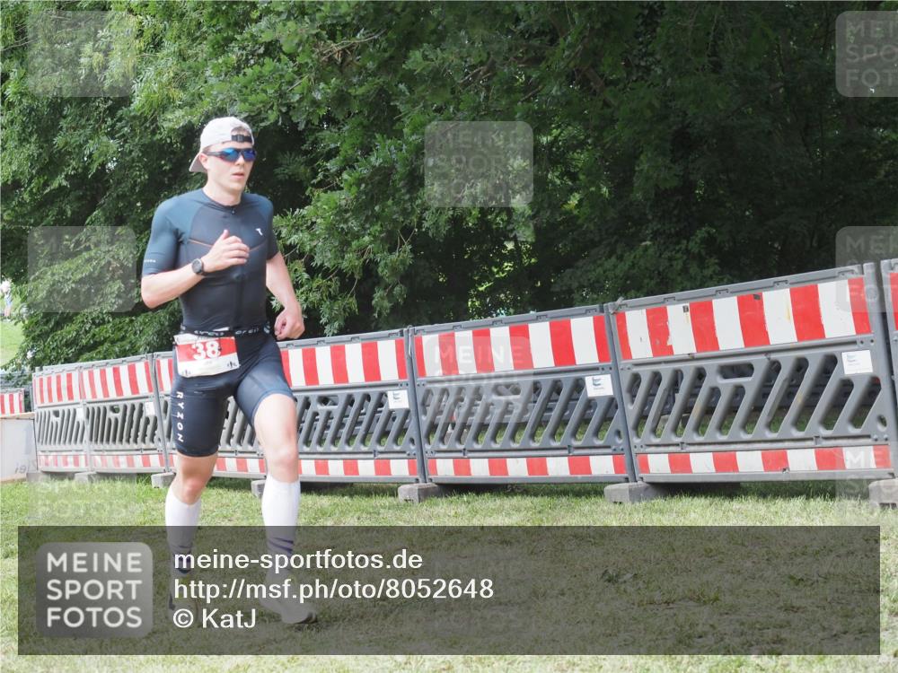 21.06.2025 - 27. Vierlanden-Triathlon KatJ http://msf.ph/oto/8052648 15.06.2025 12:06:04 Ziel 38 meine-sportfotos.de