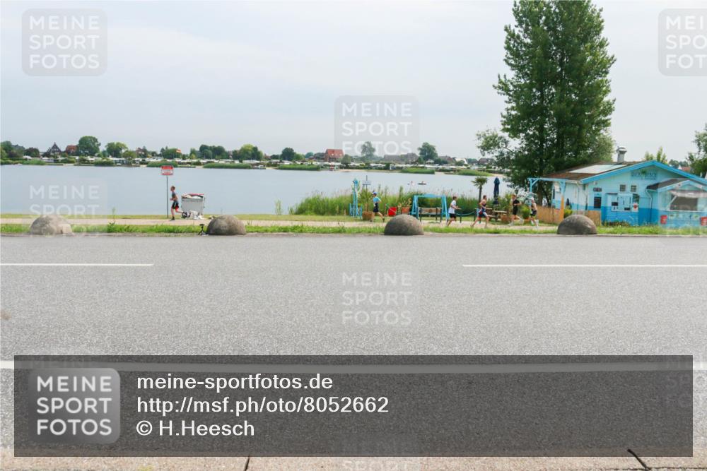 15.06.2025 - 27. Vierlanden-Triathlon H.Heesch http://msf.ph/oto/8052662 15.06.2025 11:00:48 Radfahren 226, 421, 586 meine-sportfotos.de