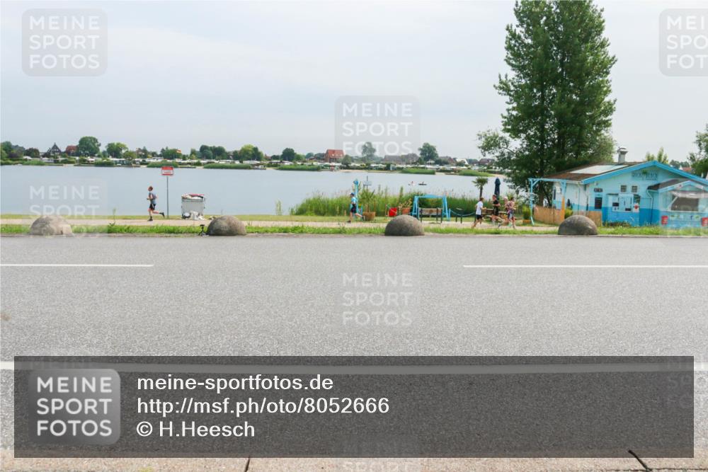 15.06.2025 - 27. Vierlanden-Triathlon H.Heesch http://msf.ph/oto/8052666 15.06.2025 11:00:49 Radfahren 226 meine-sportfotos.de