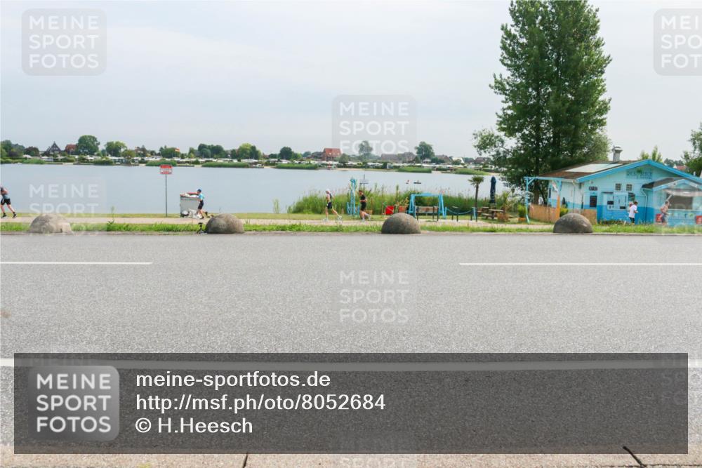 15.06.2025 - 27. Vierlanden-Triathlon H.Heesch http://msf.ph/oto/8052684 15.06.2025 11:00:51 Radfahren  meine-sportfotos.de
