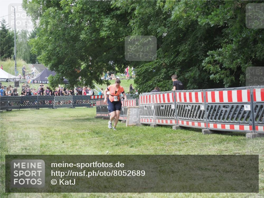 21.06.2025 - 27. Vierlanden-Triathlon KatJ http://msf.ph/oto/8052689 15.06.2025 12:06:58 Ziel 558 meine-sportfotos.de