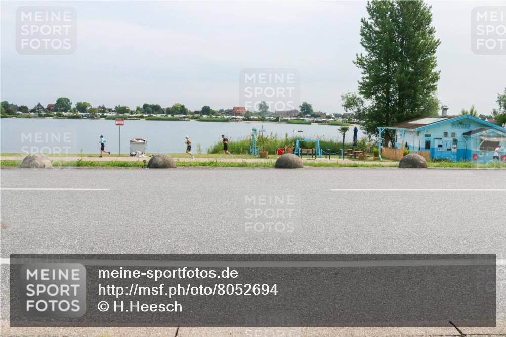 15.06.2025 - 27. Vierlanden-Triathlon H.Heesch http://msf.ph/oto/8052694 15.06.2025 11:00:52 Radfahren  meine-sportfotos.de