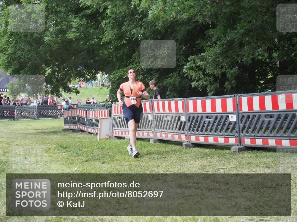 21.06.2025 - 27. Vierlanden-Triathlon KatJ http://msf.ph/oto/8052697 15.06.2025 12:07:00 Ziel 558 meine-sportfotos.de