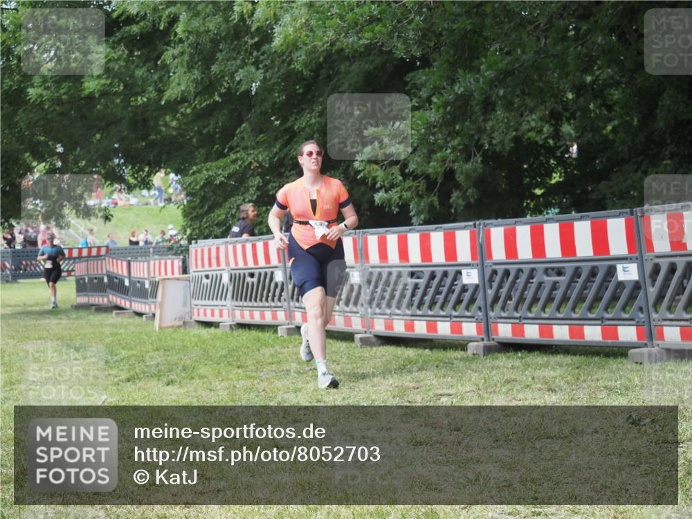 21.06.2025 - 27. Vierlanden-Triathlon KatJ http://msf.ph/oto/8052703 15.06.2025 12:07:00 Ziel 558 meine-sportfotos.de