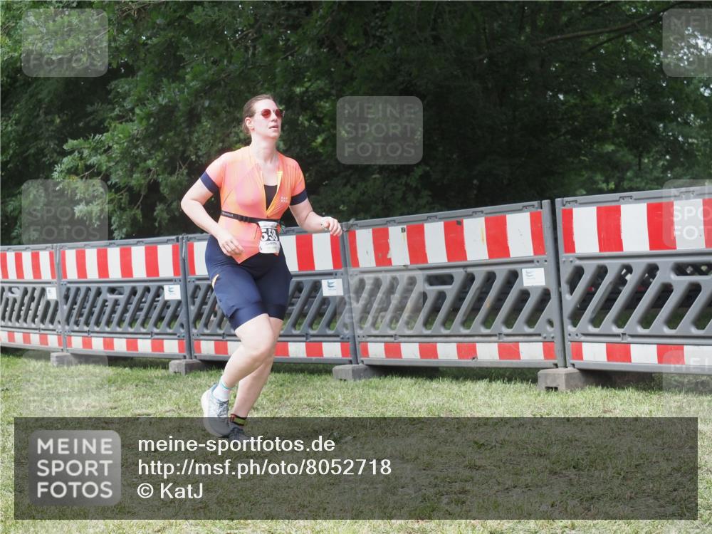 21.06.2025 - 27. Vierlanden-Triathlon KatJ http://msf.ph/oto/8052718 15.06.2025 12:07:02 Ziel 63, 558 meine-sportfotos.de