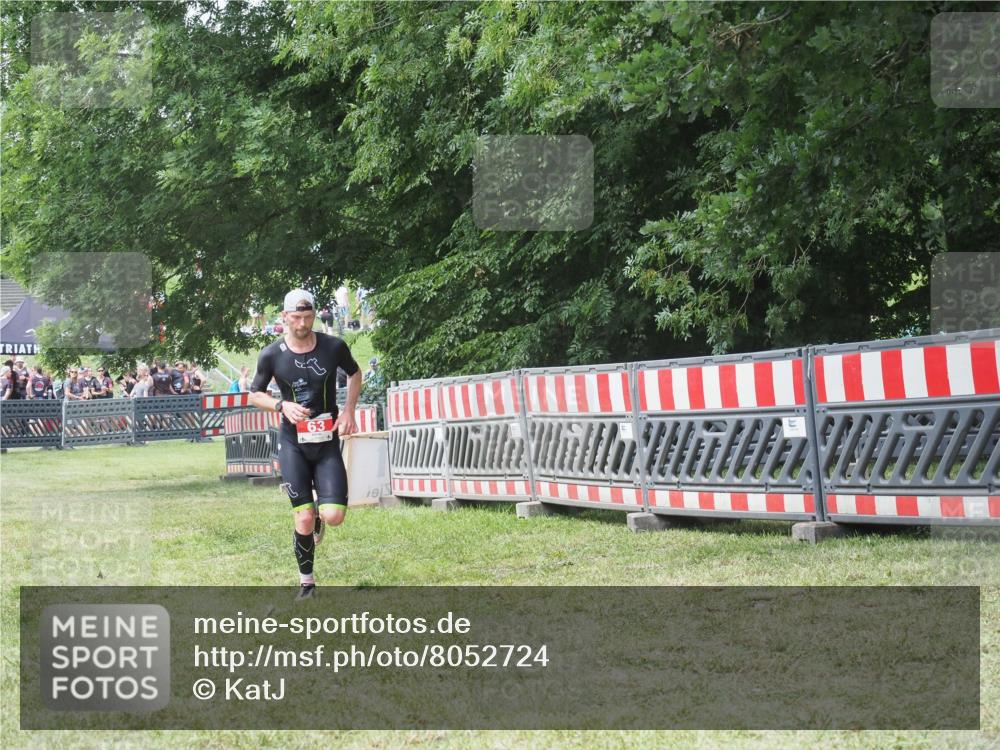 21.06.2025 - 27. Vierlanden-Triathlon KatJ http://msf.ph/oto/8052724 15.06.2025 12:07:11 Ziel 63 meine-sportfotos.de