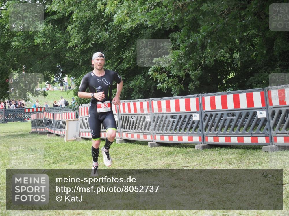 21.06.2025 - 27. Vierlanden-Triathlon KatJ http://msf.ph/oto/8052737 15.06.2025 12:07:12 Ziel 63 meine-sportfotos.de