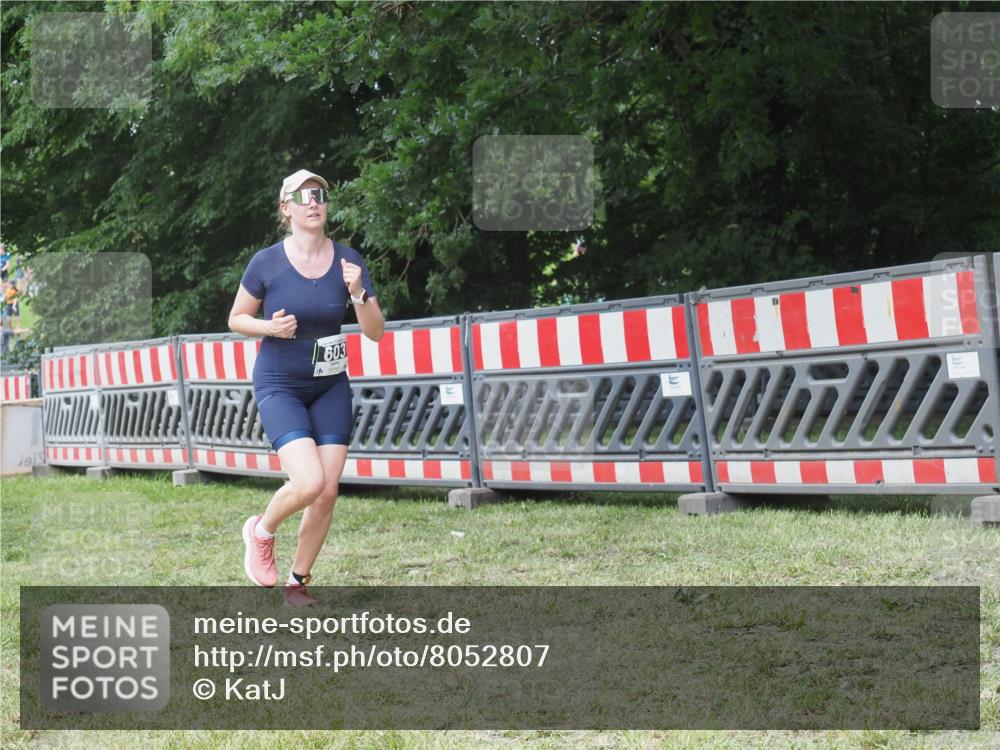 21.06.2025 - 27. Vierlanden-Triathlon KatJ http://msf.ph/oto/8052807 15.06.2025 12:09:35 Ziel 603 meine-sportfotos.de