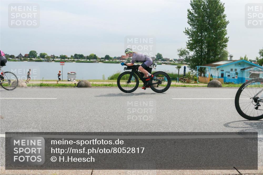 15.06.2025 - 27. Vierlanden-Triathlon H.Heesch http://msf.ph/oto/8052817 15.06.2025 11:01:09 Radfahren 2, 123, 163, 194, 216, 241, 479, 695 meine-sportfotos.de