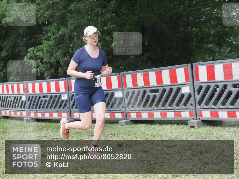 21.06.2025 - 27. Vierlanden-Triathlon KatJ http://msf.ph/oto/8052820 15.06.2025 12:09:35 Ziel 603 meine-sportfotos.de