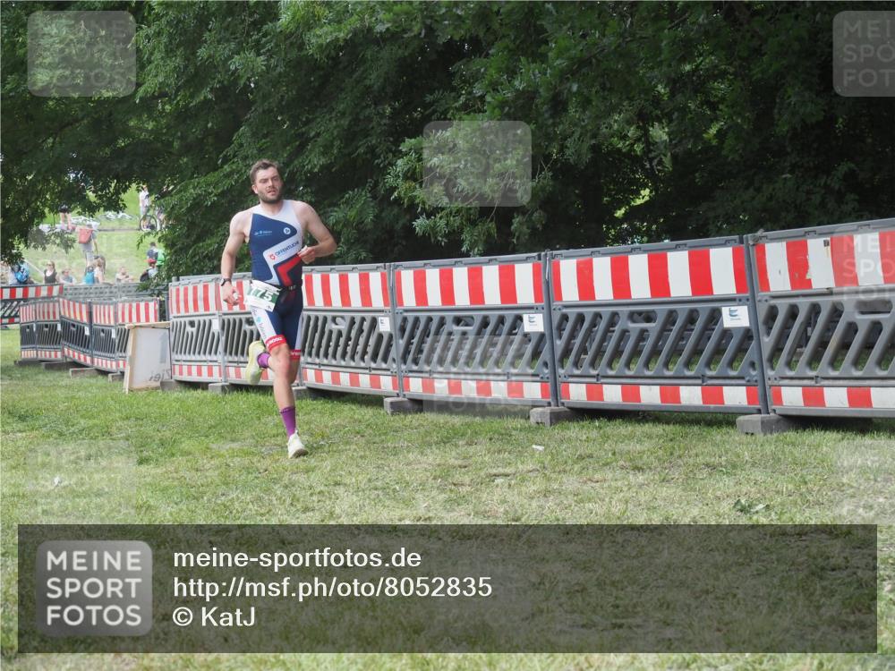 21.06.2025 - 27. Vierlanden-Triathlon KatJ http://msf.ph/oto/8052835 15.06.2025 12:10:12 Ziel 775 meine-sportfotos.de