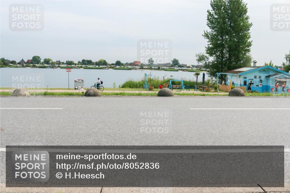 15.06.2025 - 27. Vierlanden-Triathlon H.Heesch http://msf.ph/oto/8052836 15.06.2025 11:01:17 Radfahren 123, 200, 484, 618 meine-sportfotos.de