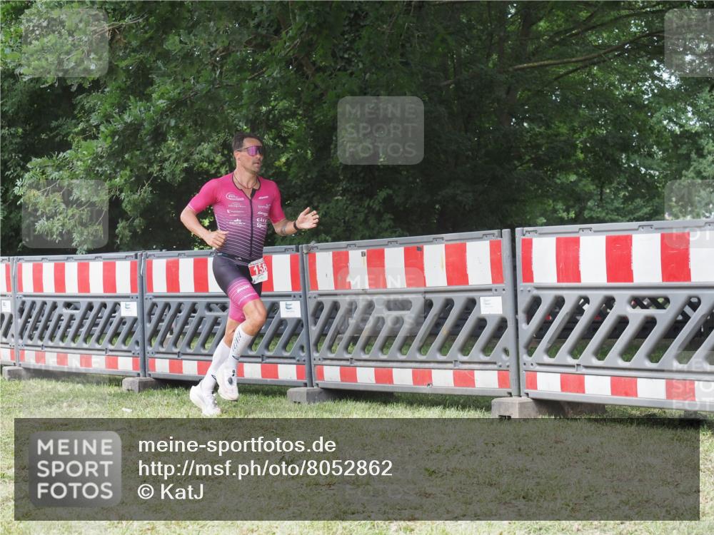 21.06.2025 - 27. Vierlanden-Triathlon KatJ http://msf.ph/oto/8052862 15.06.2025 12:11:52 Ziel 158 meine-sportfotos.de