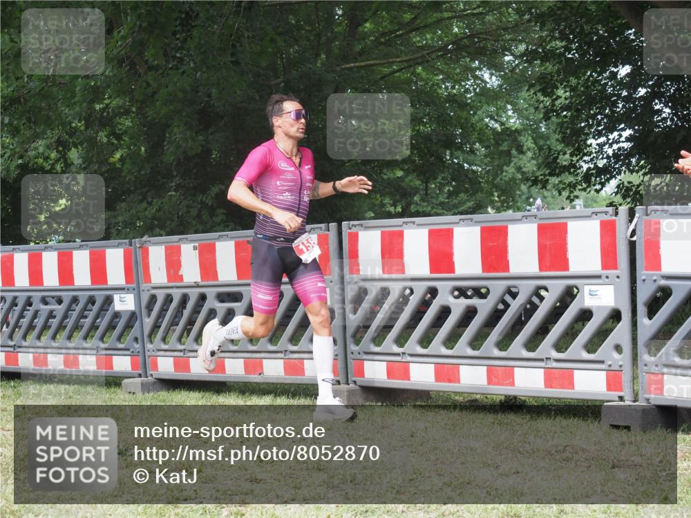 21.06.2025 - 27. Vierlanden-Triathlon KatJ http://msf.ph/oto/8052870 15.06.2025 12:11:52 Ziel 158 meine-sportfotos.de