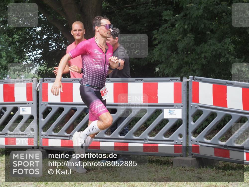 21.06.2025 - 27. Vierlanden-Triathlon KatJ http://msf.ph/oto/8052885 15.06.2025 12:11:53 Ziel 158 meine-sportfotos.de
