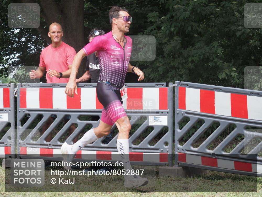21.06.2025 - 27. Vierlanden-Triathlon KatJ http://msf.ph/oto/8052887 15.06.2025 12:11:53 Ziel 158 meine-sportfotos.de