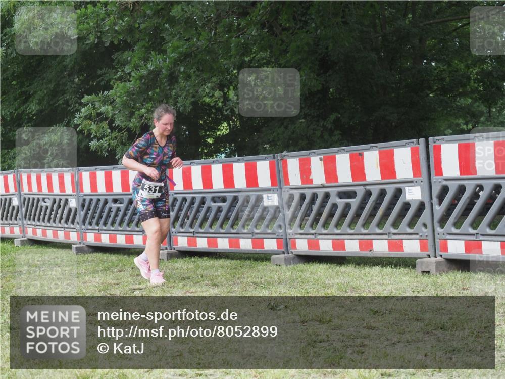 21.06.2025 - 27. Vierlanden-Triathlon KatJ http://msf.ph/oto/8052899 15.06.2025 12:12:36 Ziel 531 meine-sportfotos.de
