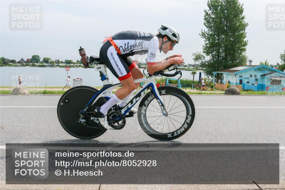 15.06.2025 - 27. Vierlanden-Triathlon H.Heesch http://msf.ph/oto/8052928 15.06.2025 11:02:21 Radfahren 104, 557 meine-sportfotos.de