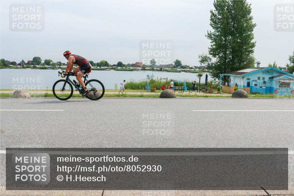15.06.2025 - 27. Vierlanden-Triathlon H.Heesch http://msf.ph/oto/8052930 15.06.2025 11:02:23 Radfahren 104, 174, 557 meine-sportfotos.de