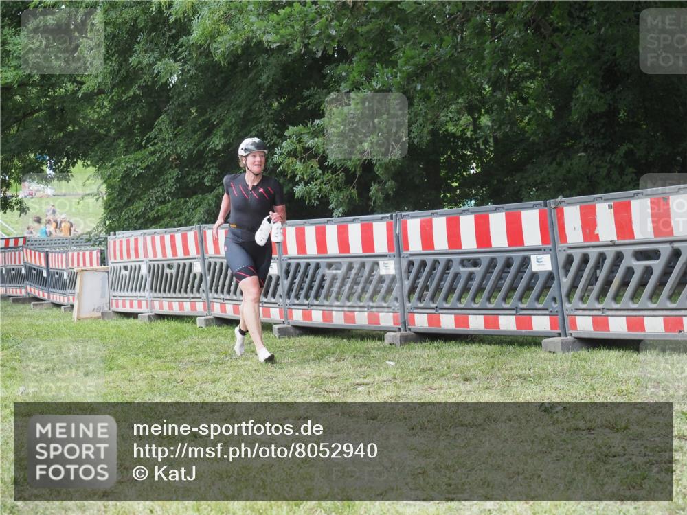 21.06.2025 - 27. Vierlanden-Triathlon KatJ http://msf.ph/oto/8052940 15.06.2025 12:13:01 Ziel 252 meine-sportfotos.de