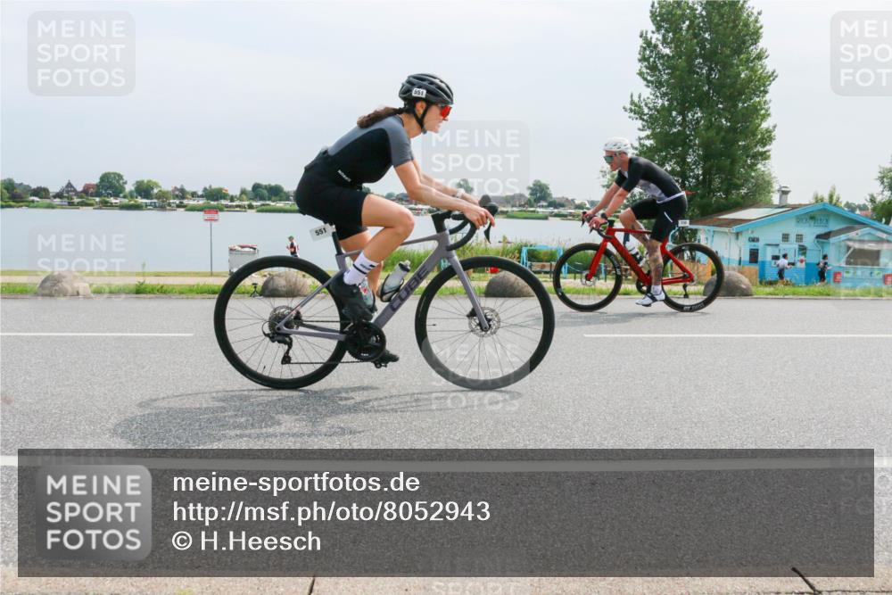 15.06.2025 - 27. Vierlanden-Triathlon H.Heesch http://msf.ph/oto/8052943 15.06.2025 11:02:41 Radfahren 522, 529, 735, 771 meine-sportfotos.de
