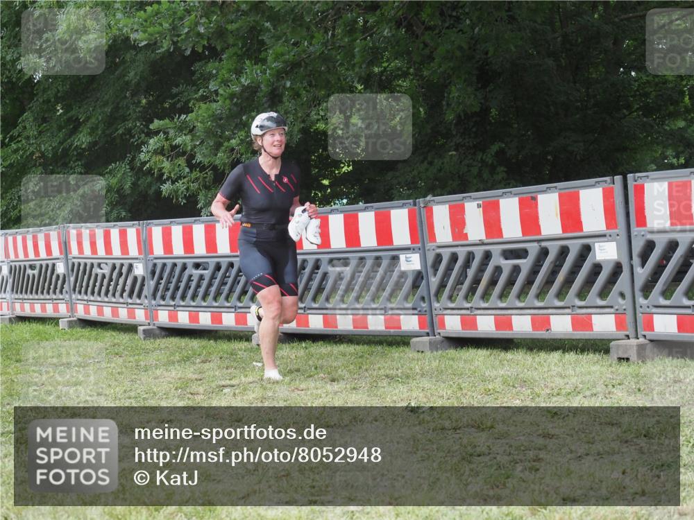 21.06.2025 - 27. Vierlanden-Triathlon KatJ http://msf.ph/oto/8052948 15.06.2025 12:13:02 Ziel 252 meine-sportfotos.de
