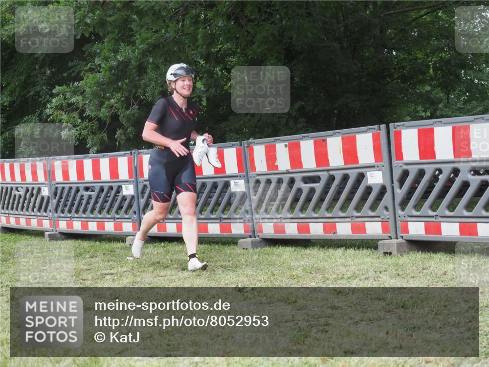 21.06.2025 - 27. Vierlanden-Triathlon KatJ http://msf.ph/oto/8052953 15.06.2025 12:13:02 Ziel 252 meine-sportfotos.de