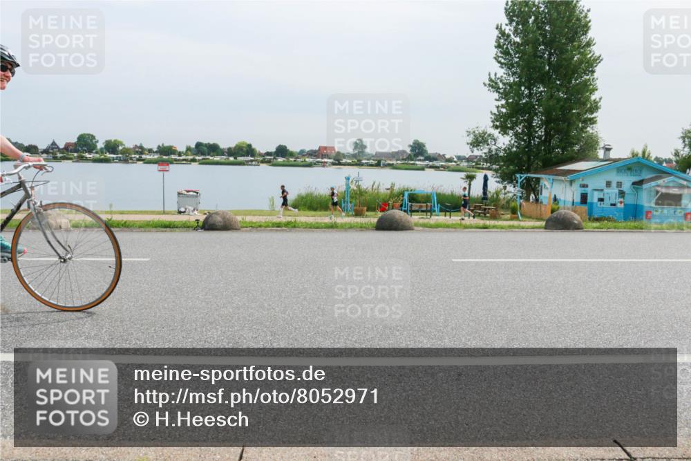 15.06.2025 - 27. Vierlanden-Triathlon H.Heesch http://msf.ph/oto/8052971 15.06.2025 11:02:51 Radfahren 493, 510, 519, 532, 594, 628, 634, 639, 725 meine-sportfotos.de